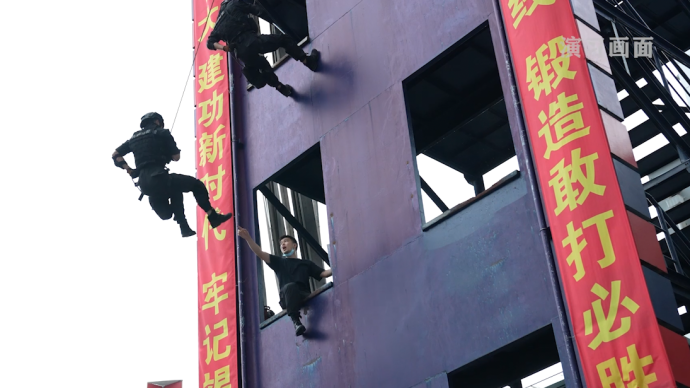 公安消防“强强联手”，上海黄浦就突发警情展开联合演练