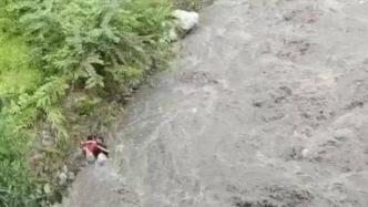 四川彭州突发山洪已造成4人死亡9人受伤