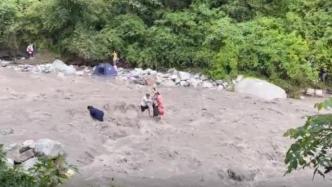 四川彭州龙槽沟突发山洪灾害共造成7人死亡、8人轻伤