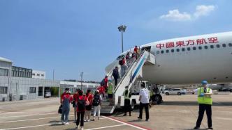 一天两班包机直飞三亚，今日又有504名上海医护驰援海南