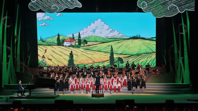 1800多名乡村孩子登上中央歌剧院舞台，专场音乐会歌唱家乡