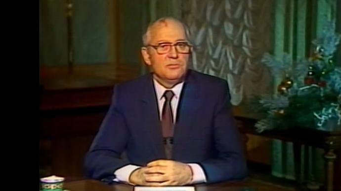 回顾丨1988年戈尔巴乔夫新年致辞，谈苏美前景