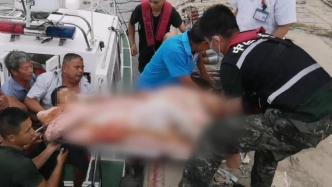 船员腿部受伤大出血，海警驾摩托艇救援