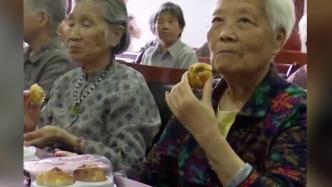 79岁老奶奶坚持10年为敬老院老人做月饼