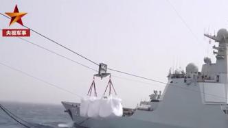 海军护航编队复杂海况下完成补给作业
