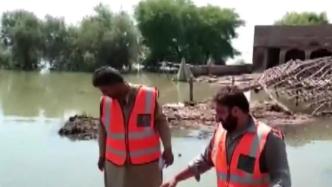 中巴志愿者为巴基斯坦南部灾区捐赠生活物资