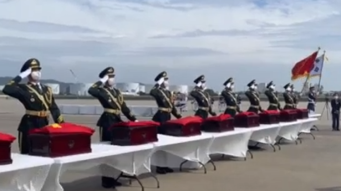 回家!第九批在韩中国人民志愿军烈士遗骸交接仪式在韩国仁川举行