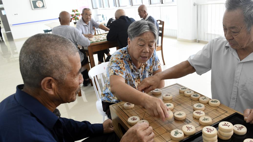 上海：居民平均期望寿命84.11岁