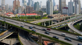 数据｜8月上海中心城快速路日均流量恢复至常态的94.5%
