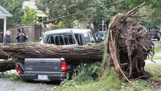早安·世界｜飓风“菲奥娜”致加拿大东部数十万用户断电