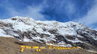 尼泊尔马纳斯鲁峰发生雪崩，已造成十余人失联