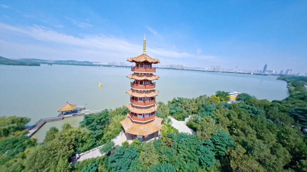 大国大城丨一镜到底看徐州:云龙山下试春衣,放鹤亭前送落辉