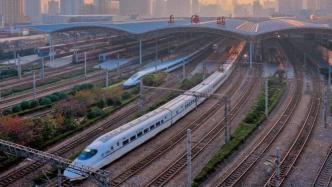 铁路上海站迎来国庆首个客流高峰，预计今日发送旅客43.2万人