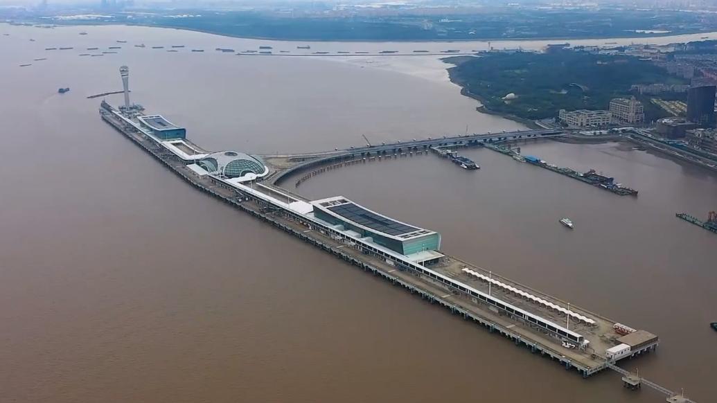 江河奔腾看中国丨在吴淞口，一睹国际邮轮港风采