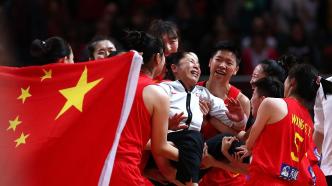 郑薇当选女篮世界杯最佳教练，她为中国女篮默默付出40年