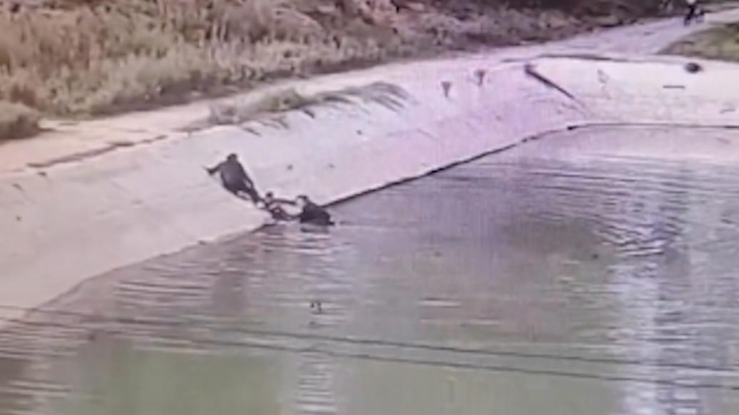 暖心幀丨男子下水救起騎車男孩：我不會游泳，但救人要緊