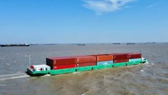 国内首艘120标箱纯电动内河集装箱船在江苏首航