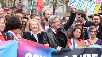 法国诺奖得主领头游行示威，并肩左翼领袖抗议油价飙升