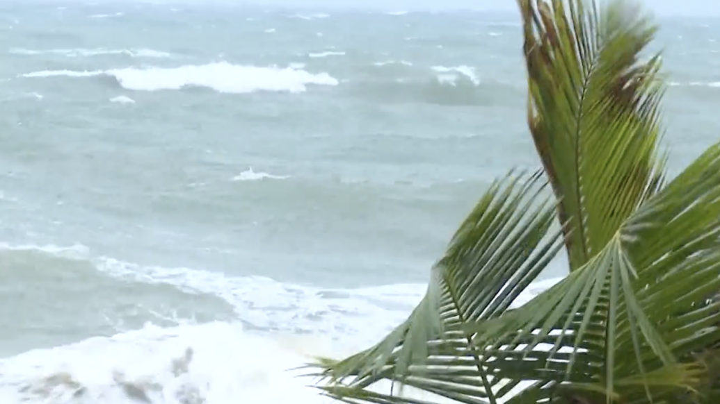 台风“纳沙”减弱为强热带风暴级，海南继续发布台风三级预警