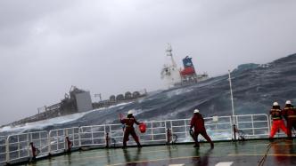 载17人外籍货船风暴天遇险，救援队回忆施救经过
