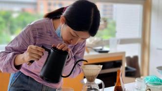 视障女生当上咖啡师：学做咖啡让我看到人生更多的可能