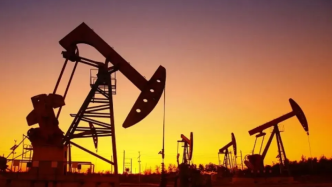美媒：美国正考虑放宽对俄罗斯石油限价