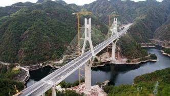 “浙南天路”景文高速路面施工完成，将于年底通车