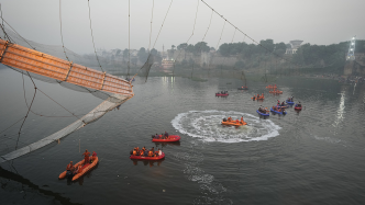 百年吊桥坍塌141人遇难，印度近十年还发生过哪些严重事故