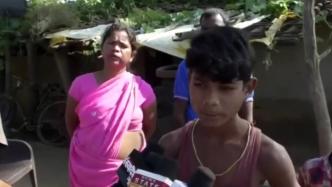 以牙还牙！印度8岁男孩遭眼镜蛇咬，为自救反咬毒蛇两口脱困
