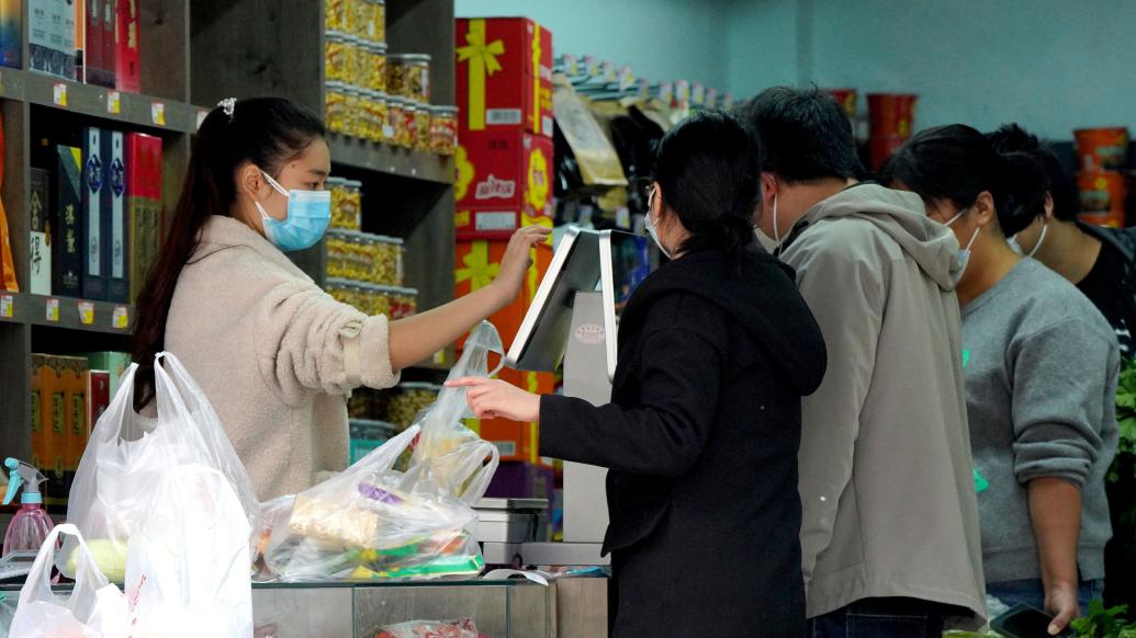 郑州大型商超延长营业时间，最大限度满足市民购物需求