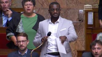 法国议会惊现种族歧视！白人议员打断非裔发言：滚回非洲
