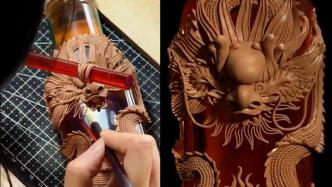 女子在塑料瓶上制作龙形漆线雕：让更多人爱上传统手工艺