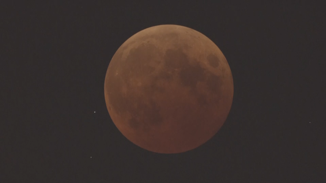 在上海，15秒看月全食和月掩天王星奇观
