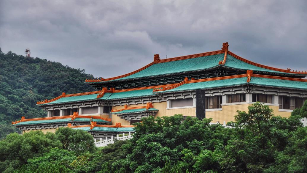 台媒：台北故宫博物院至少250件文物碎了