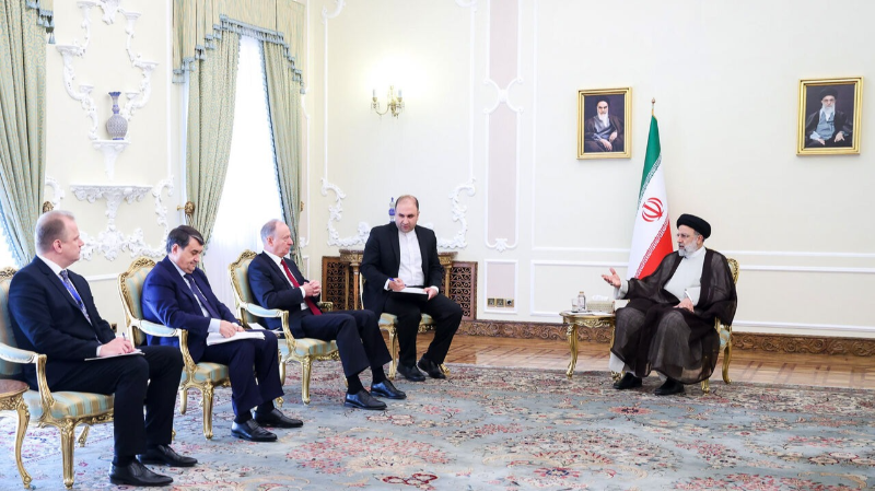 伊朗总统会见俄罗斯联邦安全会议秘书