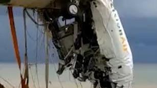 坦桑尼亚坠毁客机打捞画面曝光