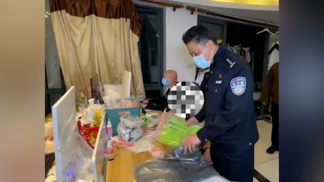 用小红书引流售假涉案金额超千万,淘宝店主被抓时正直播