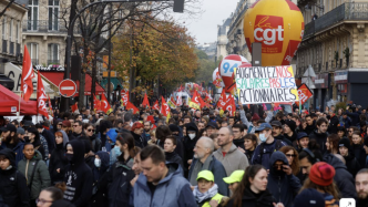通货膨胀、能源价格上涨，法国工人举行集会要求提高最低工资
