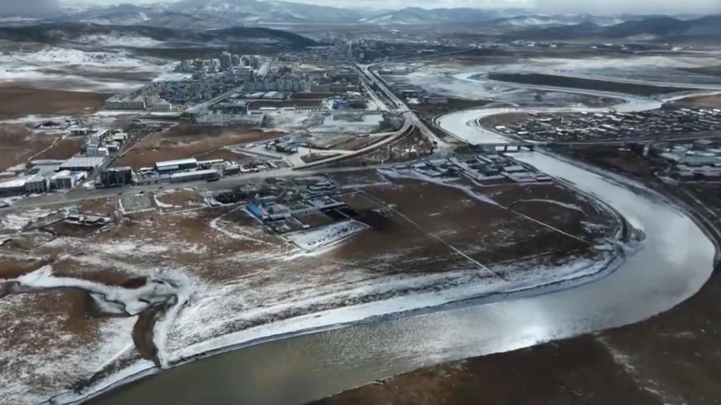 四川若尔盖迎来立冬后首场降雪