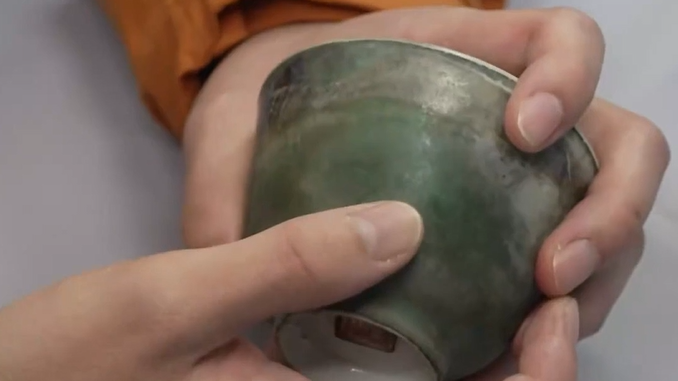 长江口二号古船：瓷器多来自景德镇，绿釉杯印证古船年代