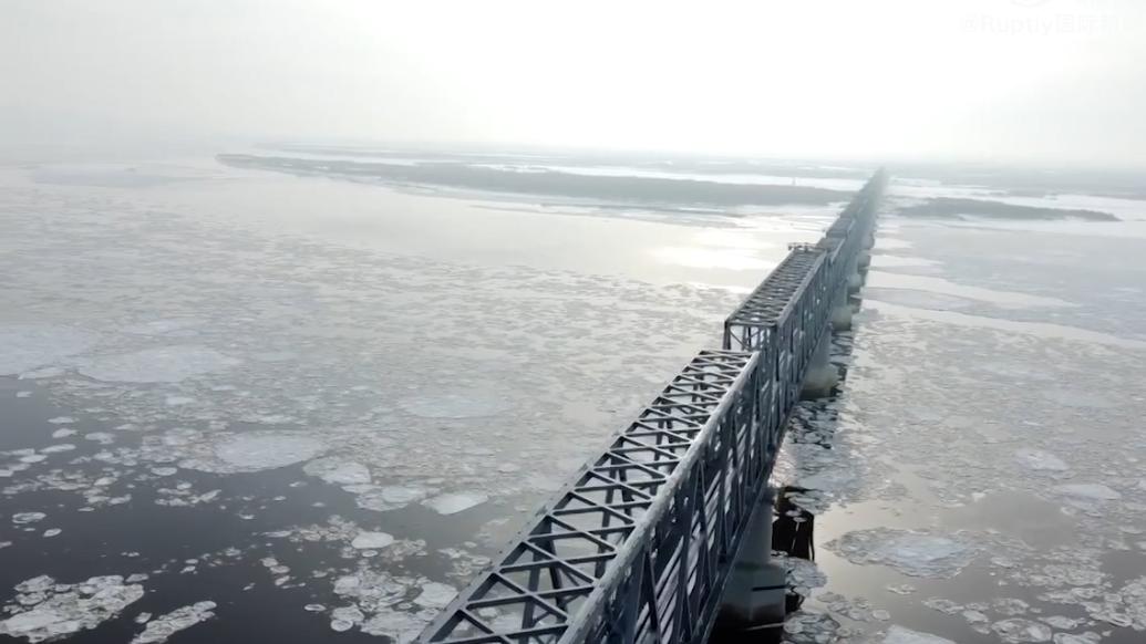 中俄首座跨境铁路桥投入使用