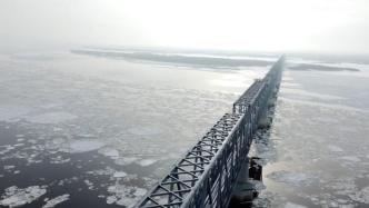 中俄首座跨境铁路桥投入使用