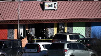 持枪嫌犯被顾客制服！美国一夜店突发枪击，致5死25伤
