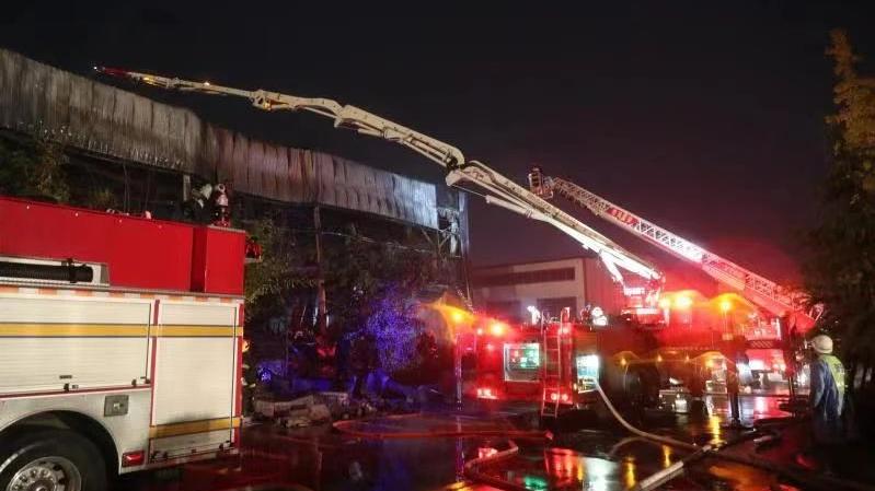 河南安阳一处厂房发生火灾，已造成36人遇难、2人失联