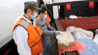 上海浦东海警局查获涉嫌走私冻品约150吨