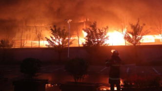 河南安阳火灾事故：89名群众先后从火场成功逃生