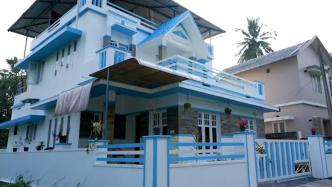 真爱粉！来自印度的阿根廷球迷，将自家房屋刷成蓝白两色