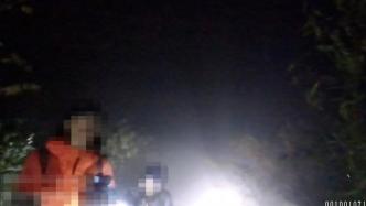 杭州2名驴友因山间起雾迷失方向，救援人员打手电搜救成功