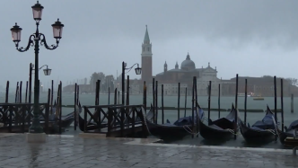 威尼斯“摩西”闸门系统抵御洪水侵袭