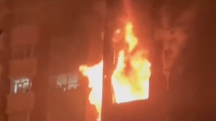 新疆乌鲁木齐一高层住宅楼发生火灾致10人遇难